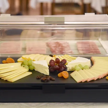 튤립 인 볼리유 3*