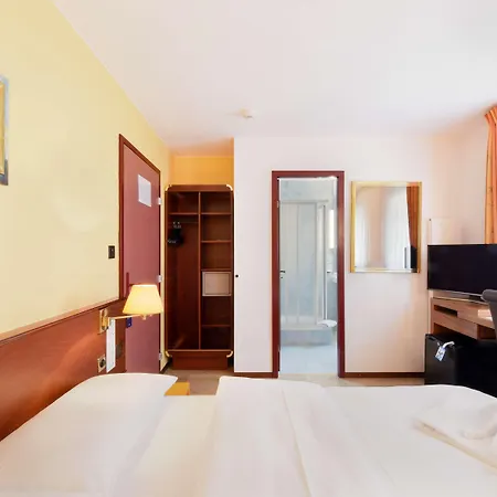 호텔 튤립 인 볼리유 3*