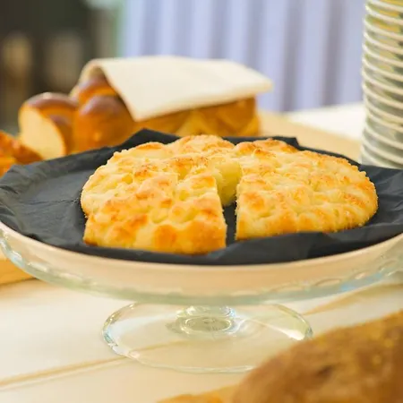 호텔 튤립 인 볼리유